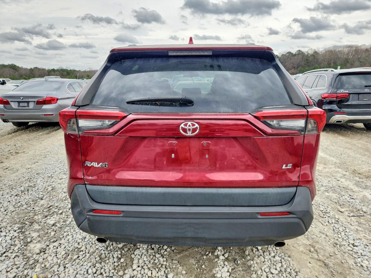 2021 TOYOTA RAV4 LE photo 6