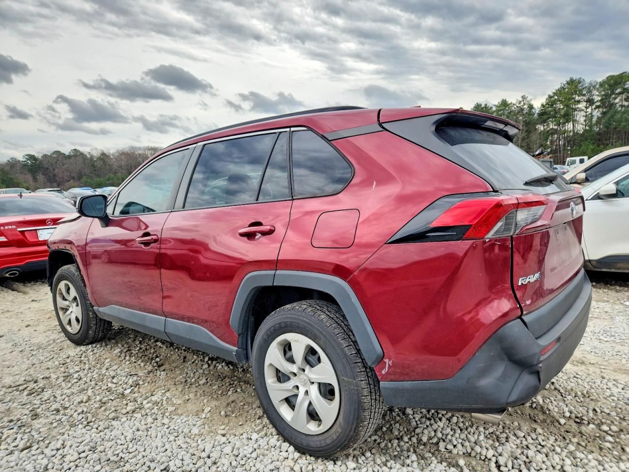 2021 TOYOTA RAV4 LE photo 2