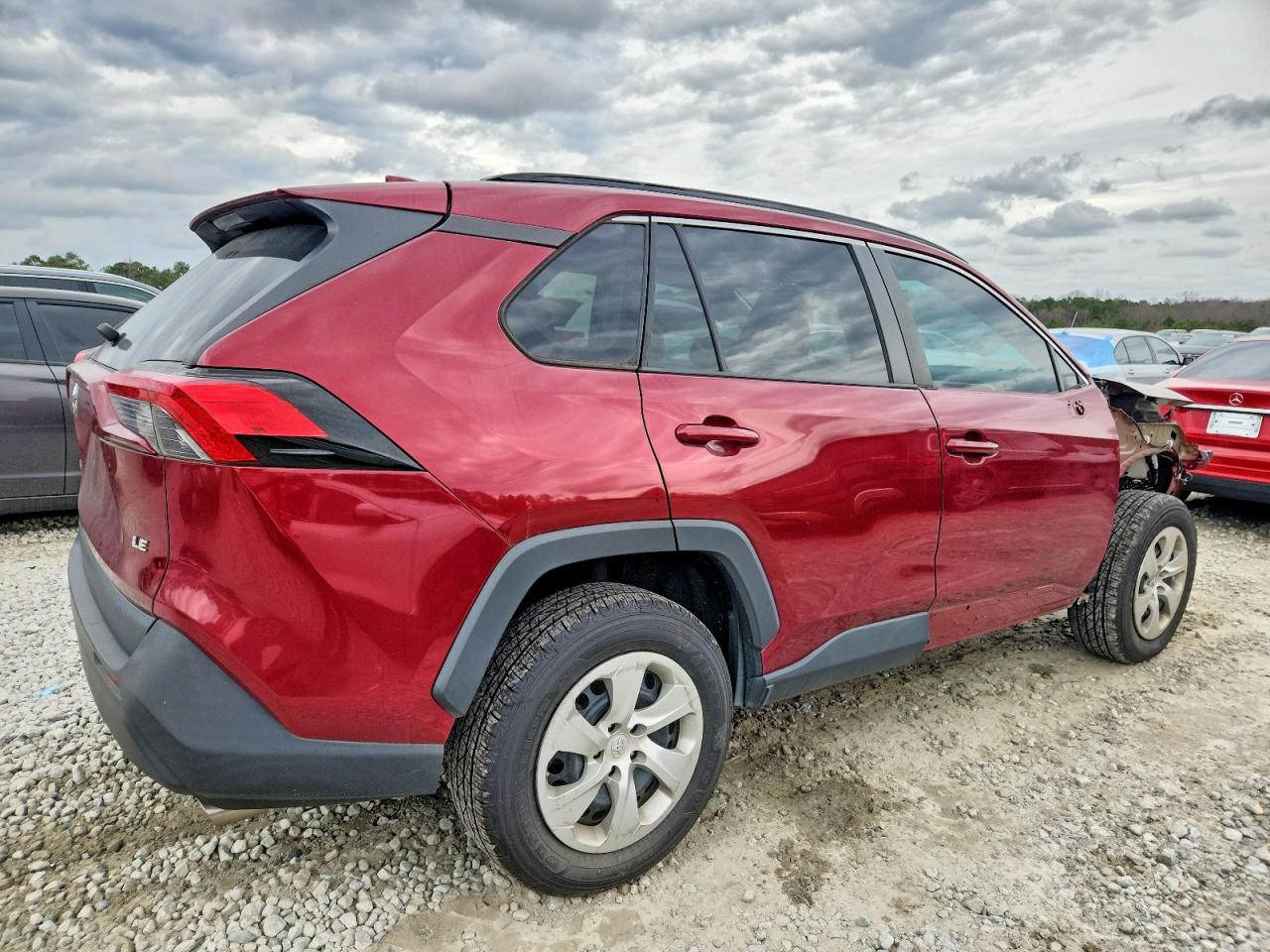 2021 TOYOTA RAV4 LE photo 3