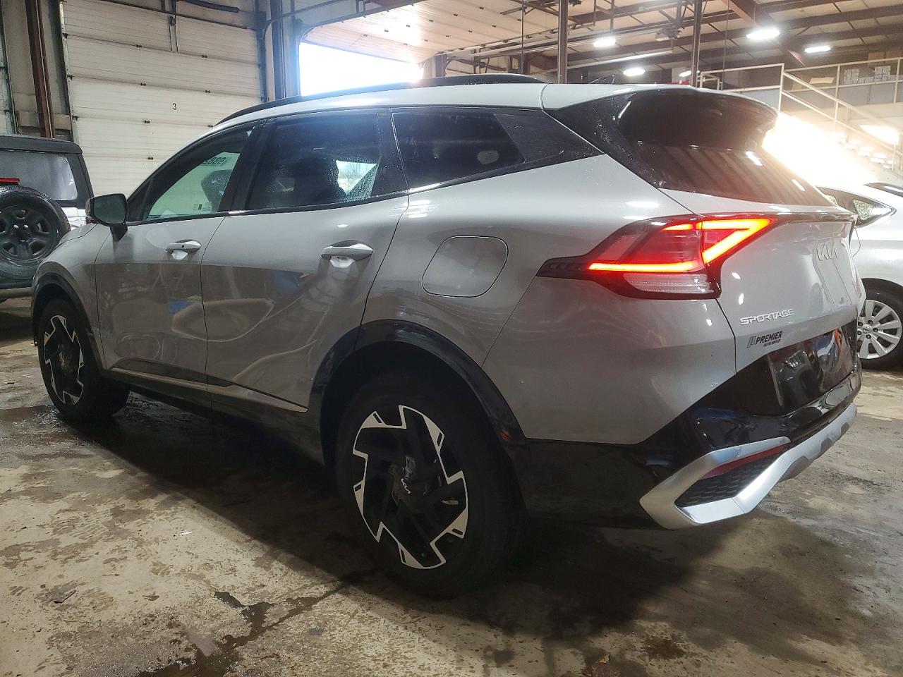 2025 KIA SPORTAGE SX-PRESTIGE photo 2