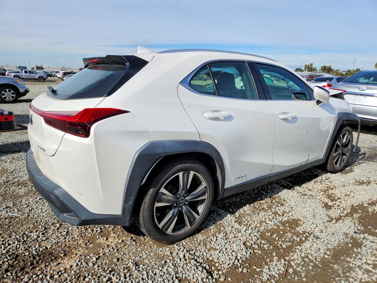 2020 LEXUS UX 250H photo 3