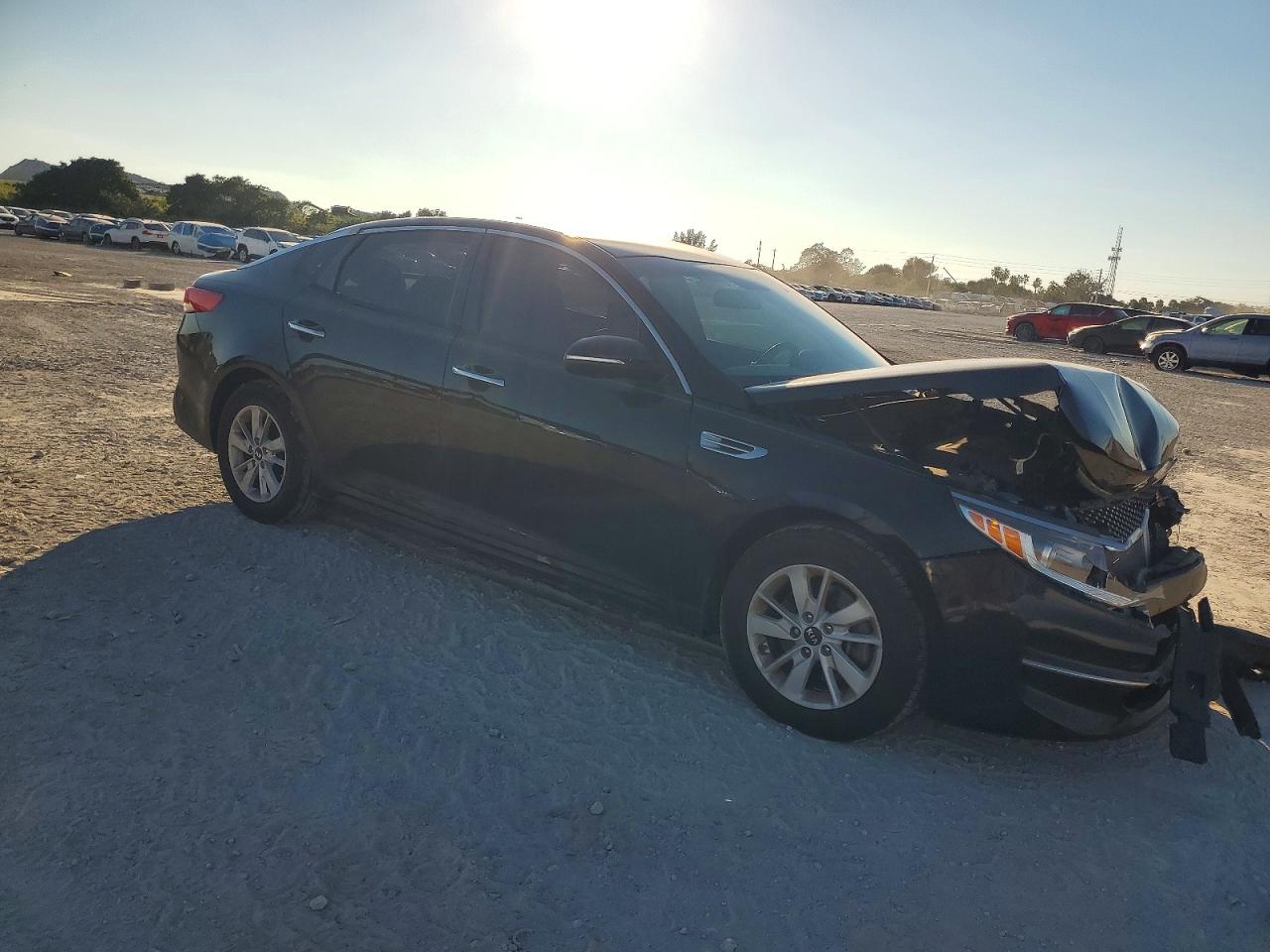 2016 KIA OPTIMA LX photo 4