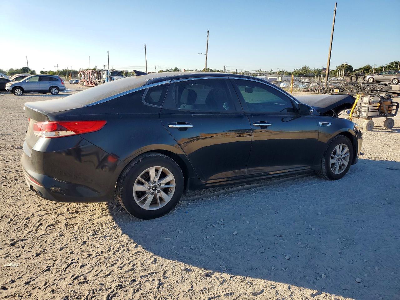 2016 KIA OPTIMA LX photo 3