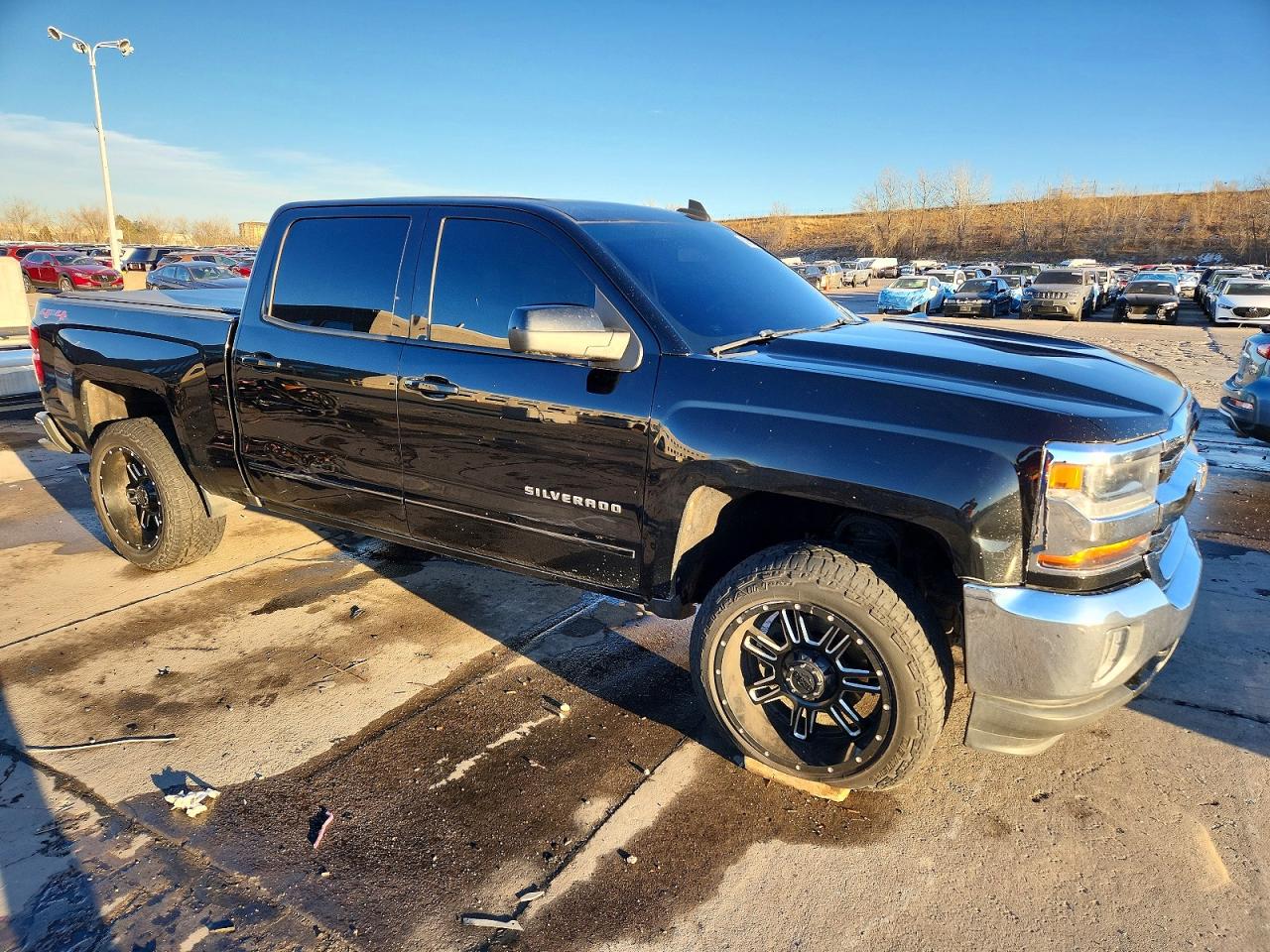 2016 CHEVROLET SILVERADO K1500 LT photo 4