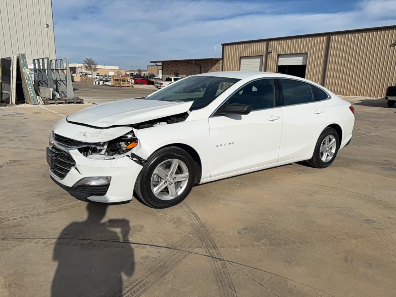2023 CHEVROLET MALIBU LS photo 2
