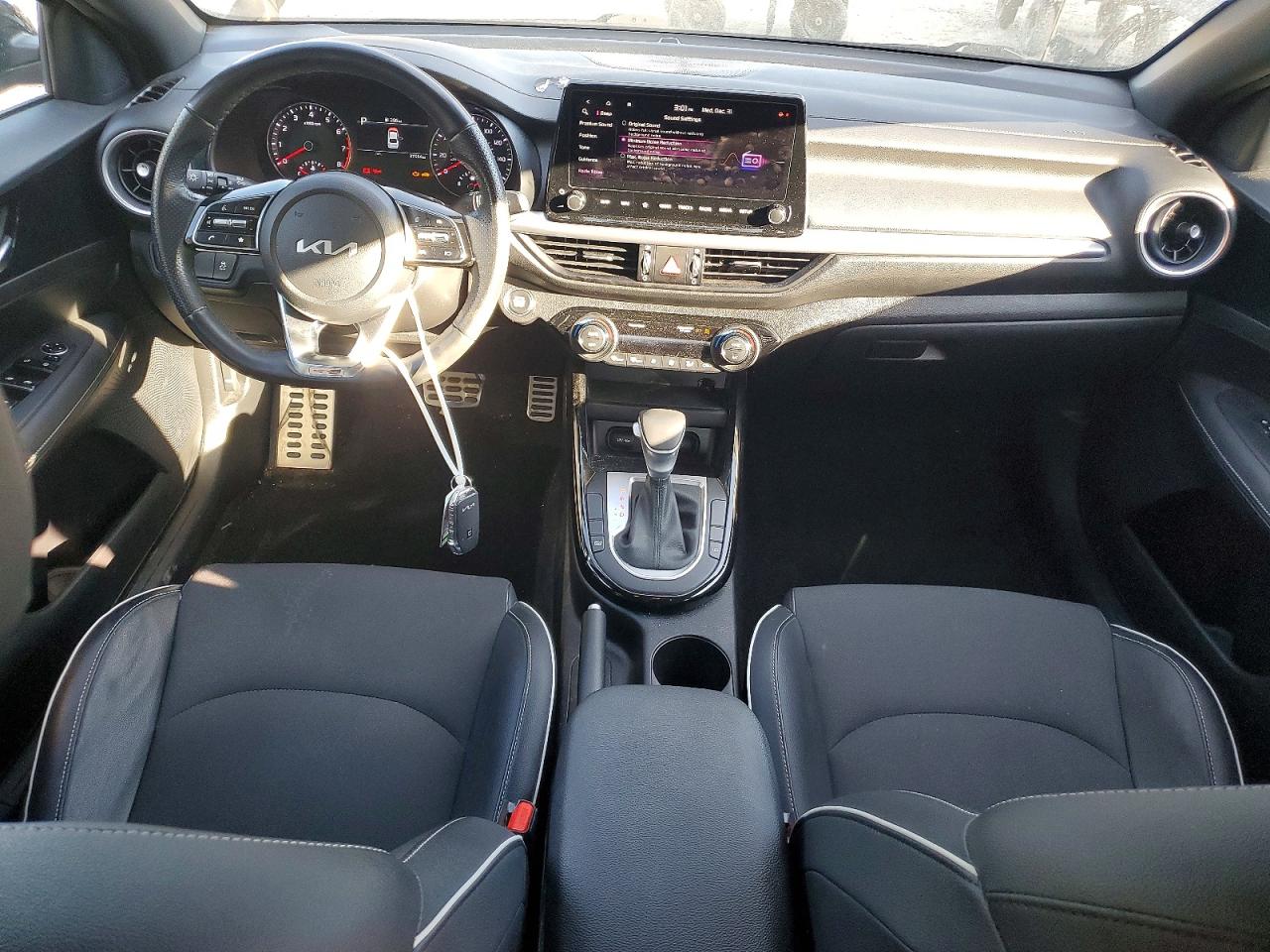 2023 KIA FORTE GT LINE photo 8