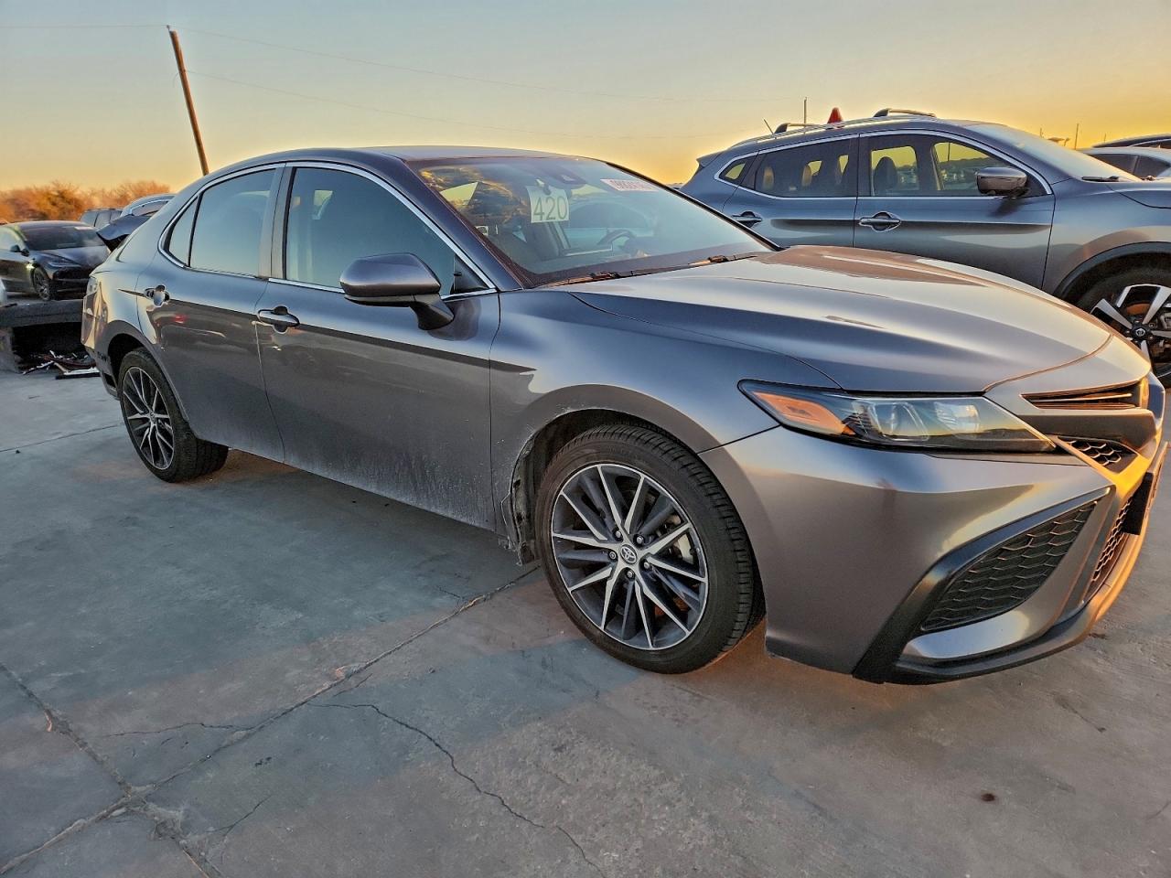 2021 TOYOTA CAMRY SE photo 4