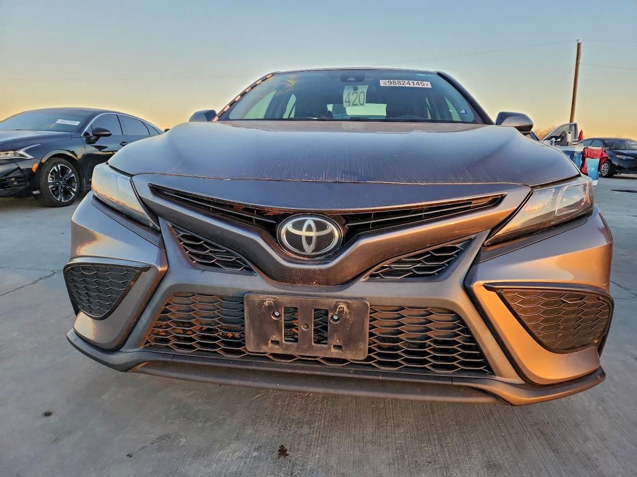 2021 TOYOTA CAMRY SE photo 5