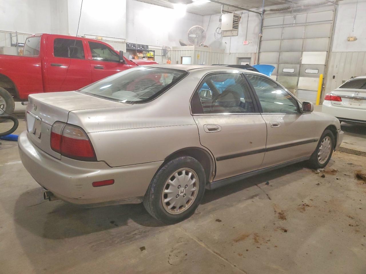 1996 HONDA ACCORD EX photo 3