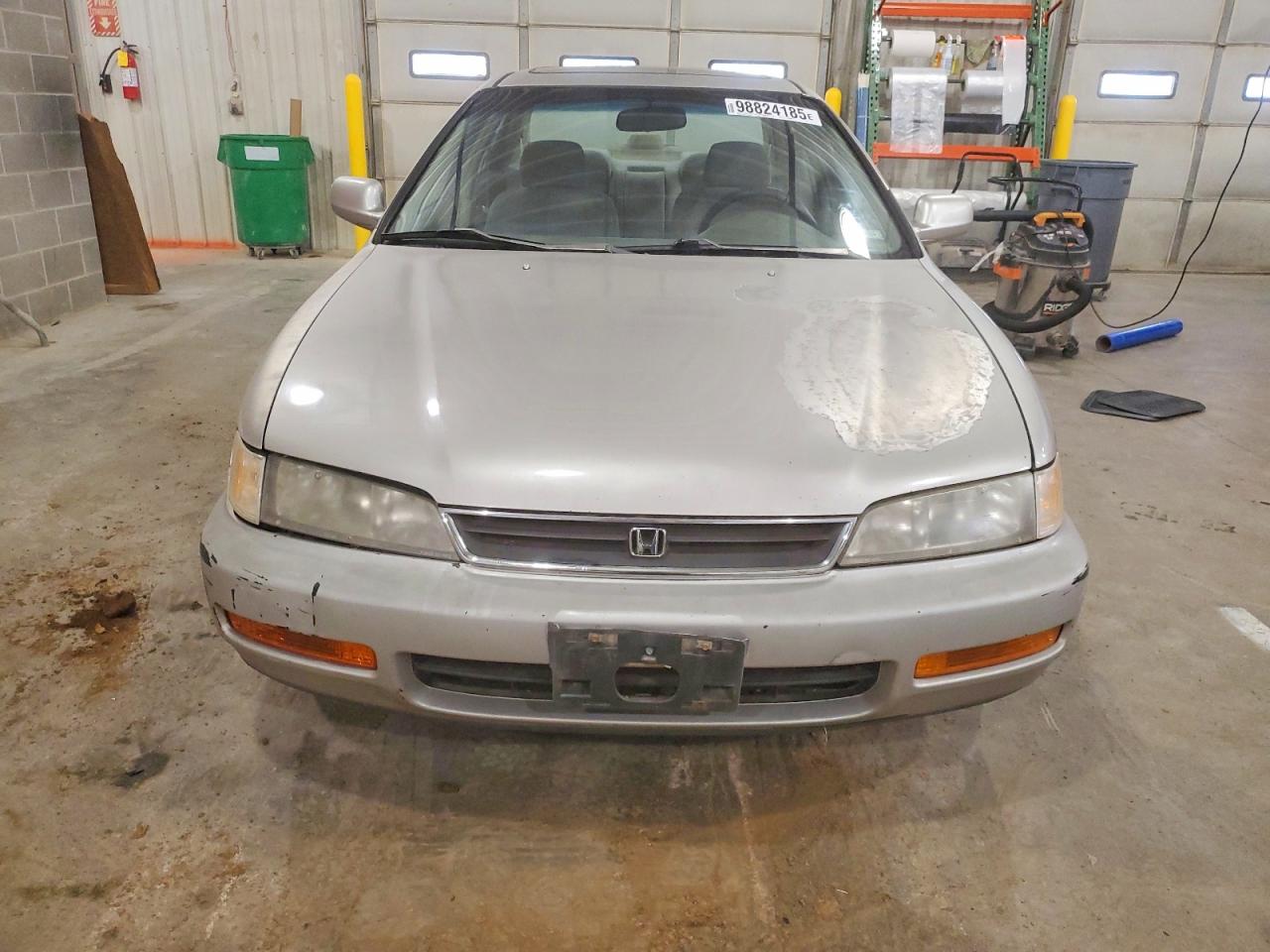 1996 HONDA ACCORD EX photo 5