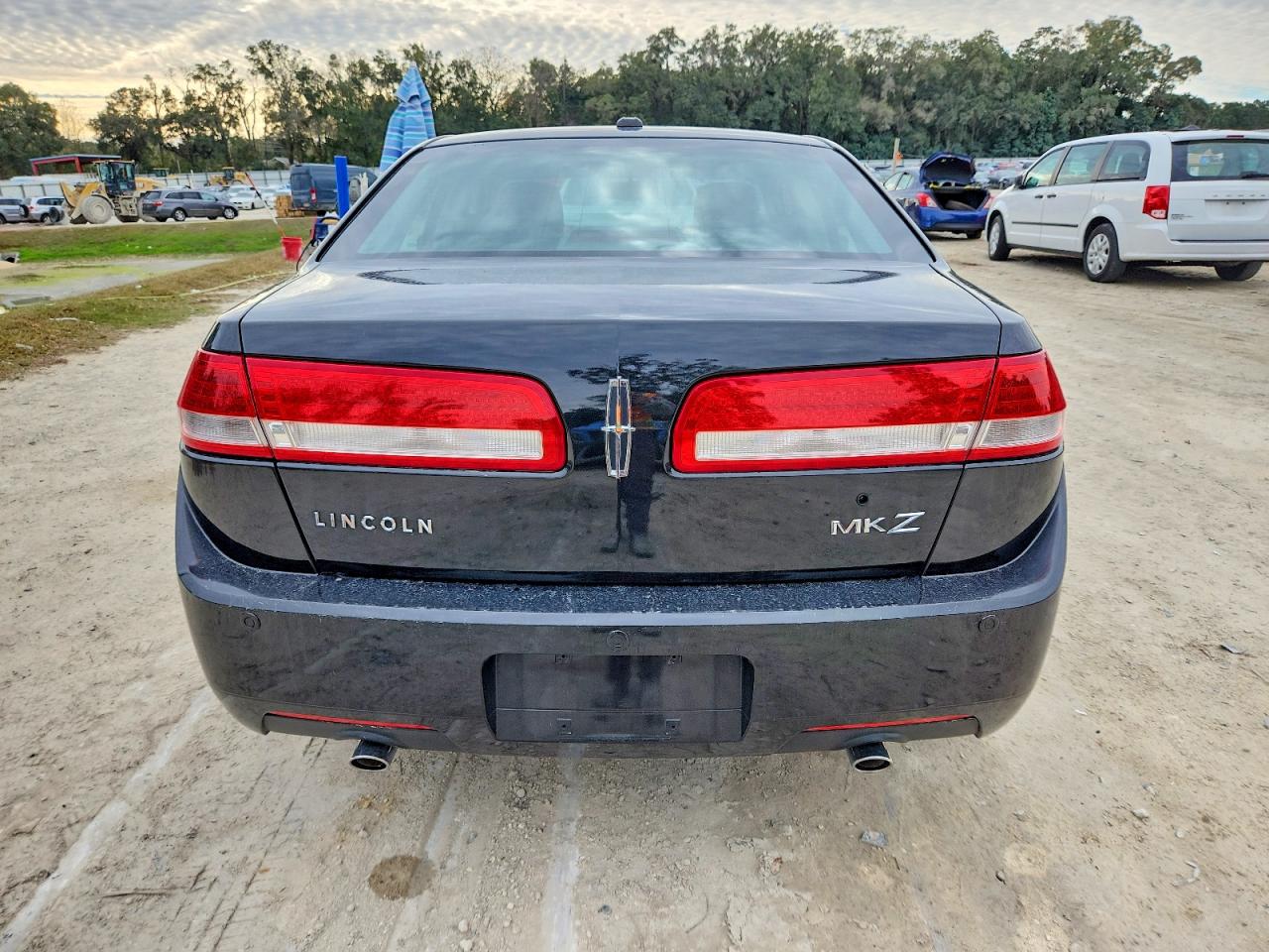 2010 LINCOLN MKZ photo 6