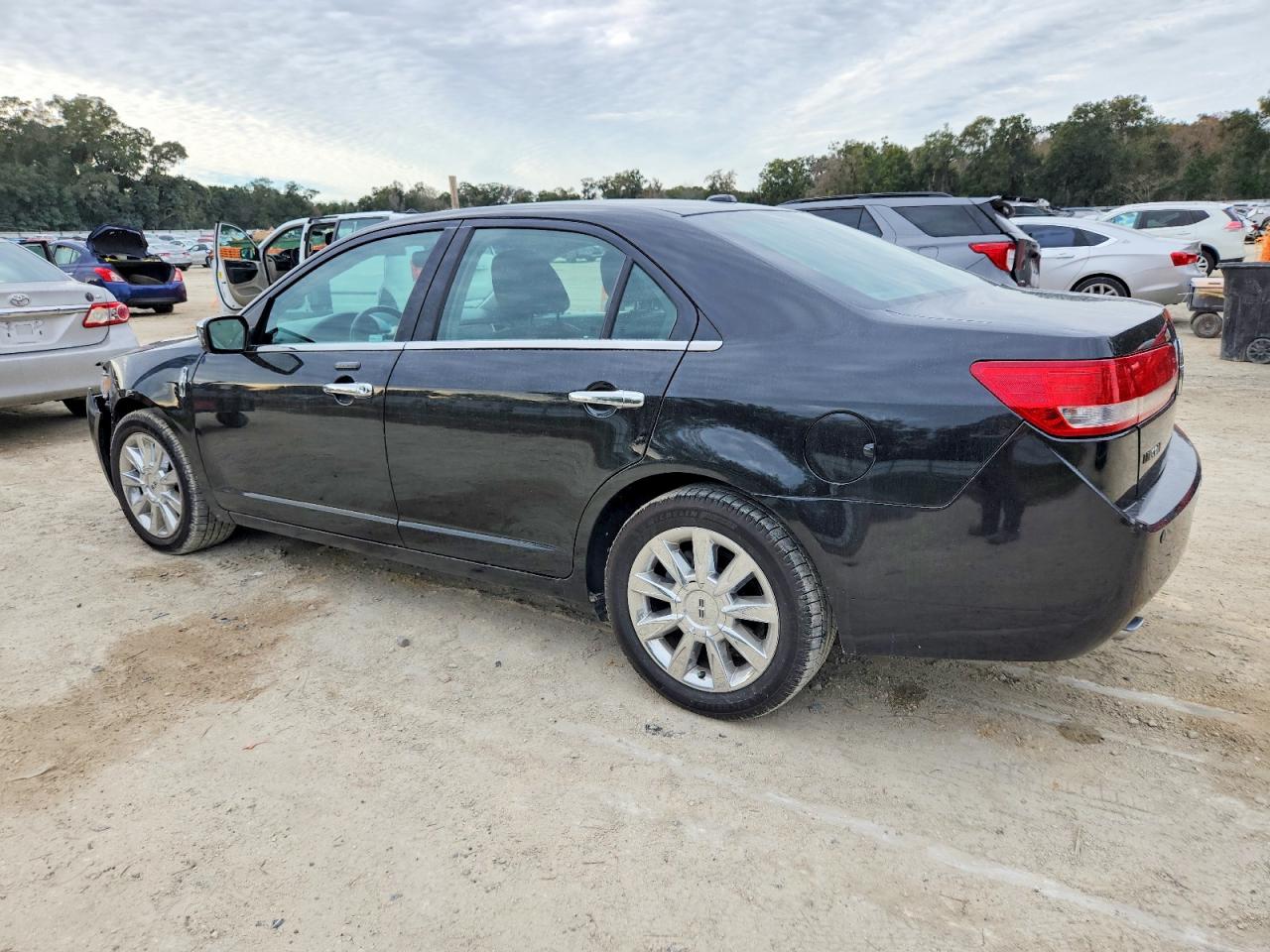 2010 LINCOLN MKZ photo 2
