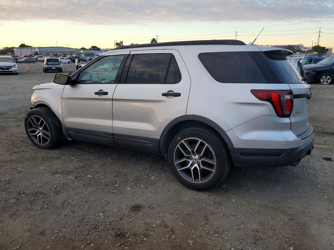 2018 FORD EXPLORER SPORT photo 2