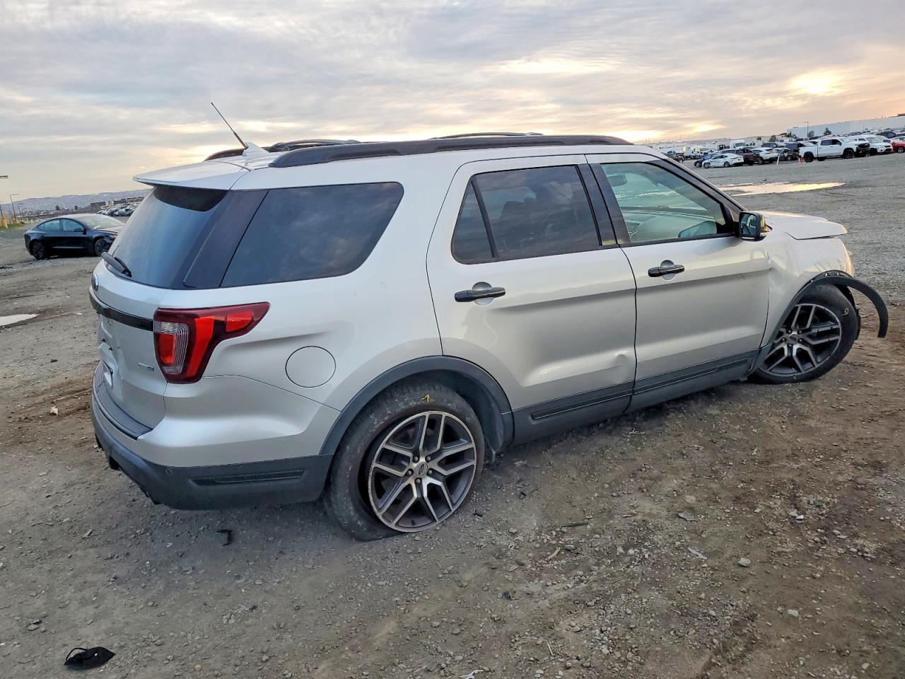 2018 FORD EXPLORER SPORT photo 3