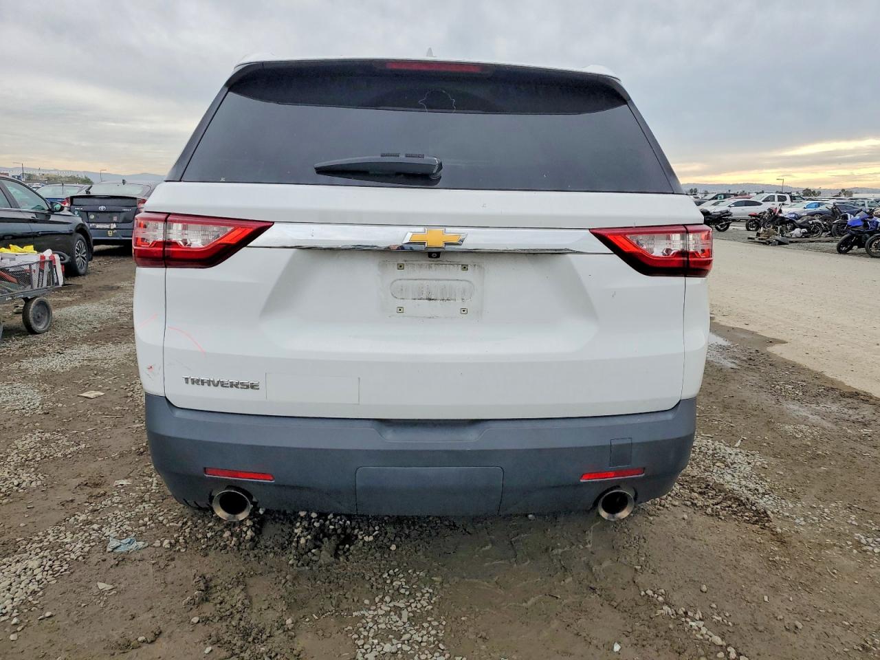 2020 CHEVROLET TRAVERSE LS photo 6