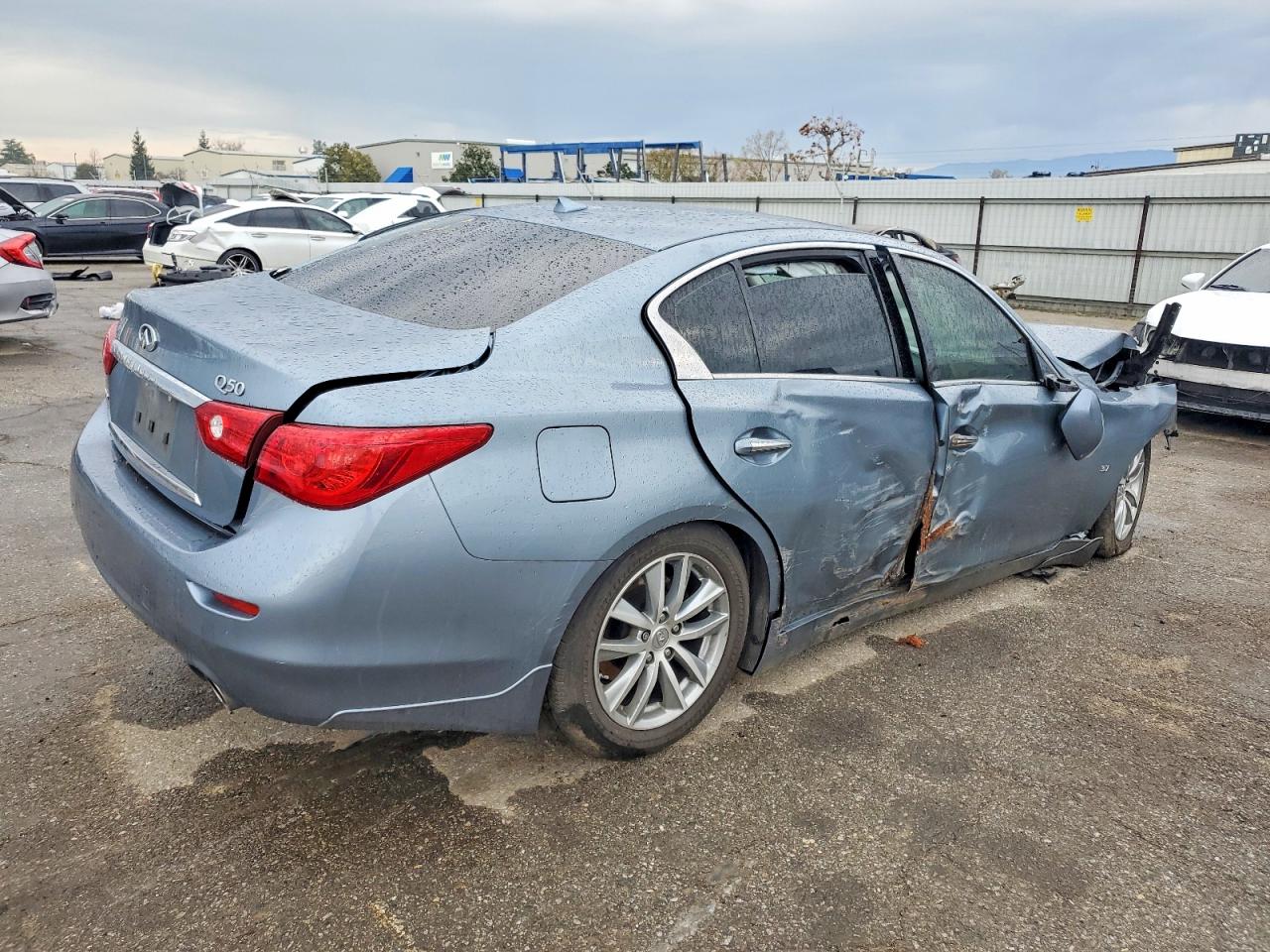 2015 INFINITI Q50 BASE photo 3