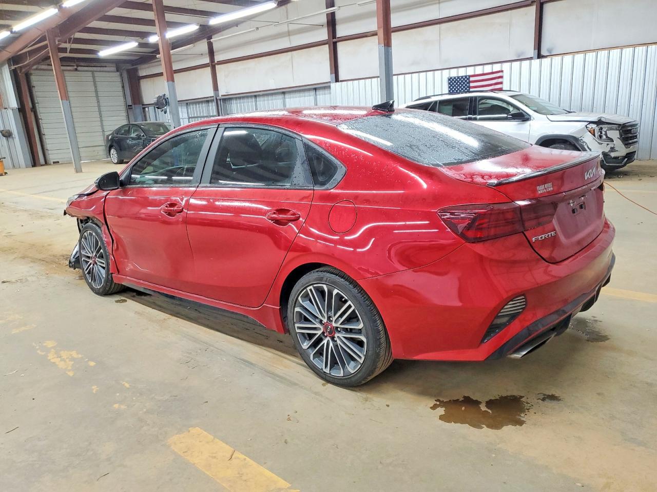 2023 KIA FORTE GT photo 2