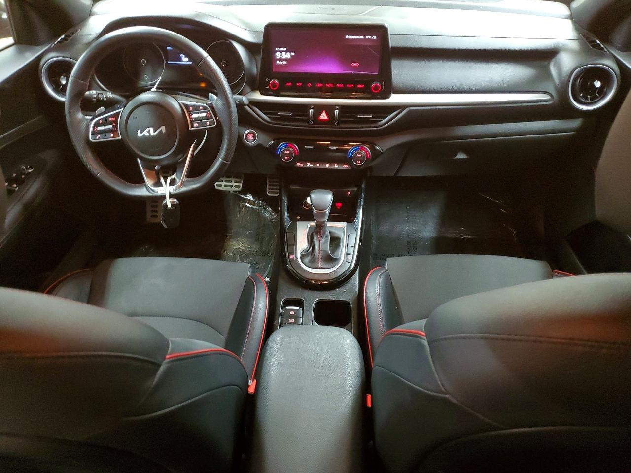 2023 KIA FORTE GT photo 8