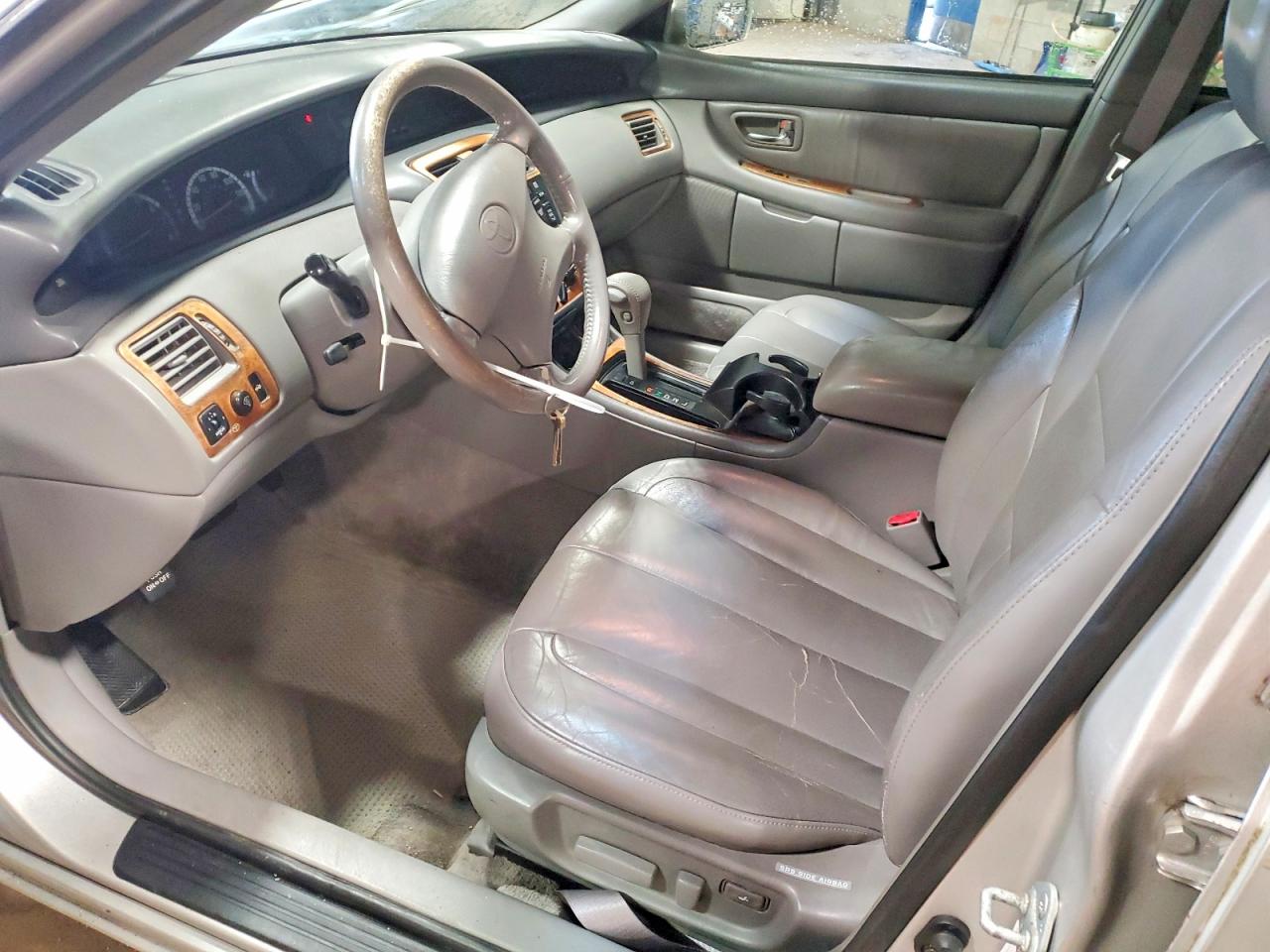 2001 TOYOTA AVALON XL photo 7