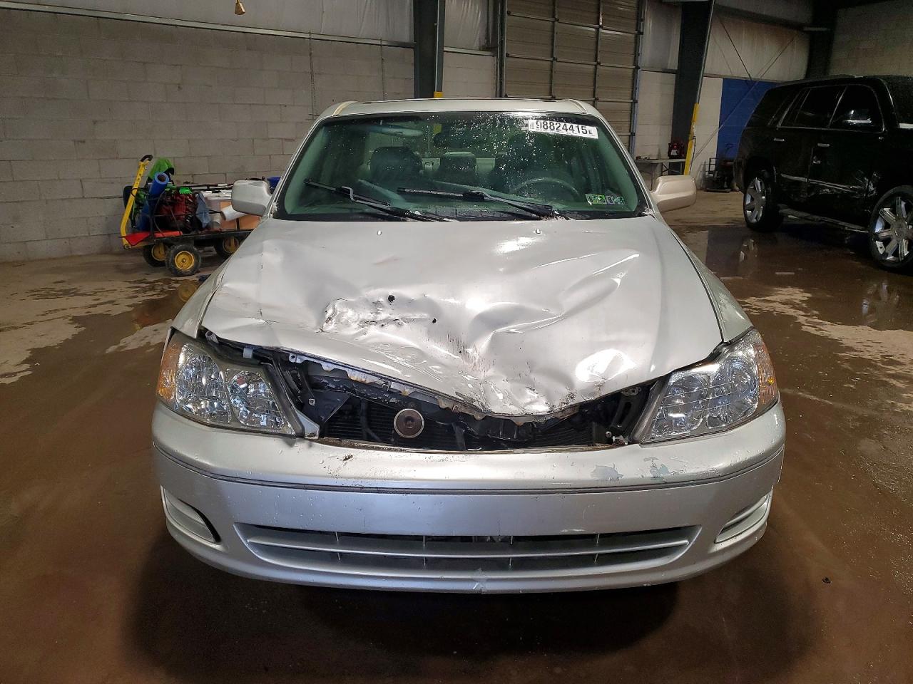 2001 TOYOTA AVALON XL photo 5