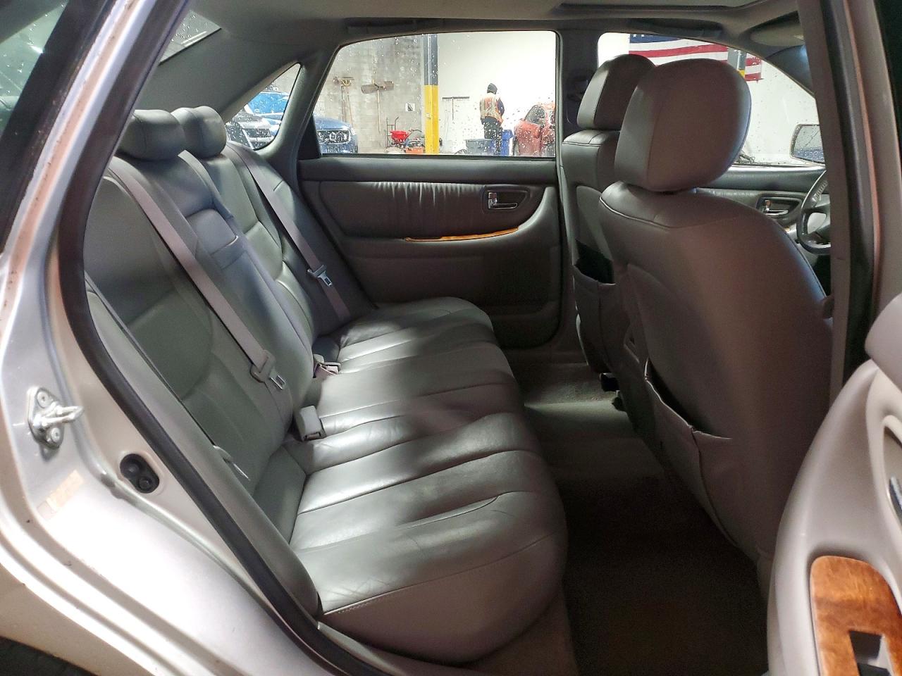 2001 TOYOTA AVALON XL photo 10