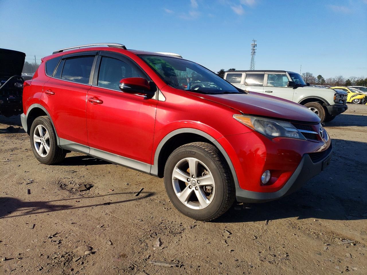2015 TOYOTA RAV4 XLE photo 4
