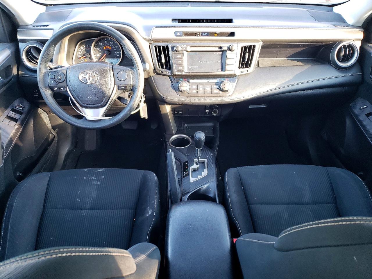 2015 TOYOTA RAV4 XLE photo 8