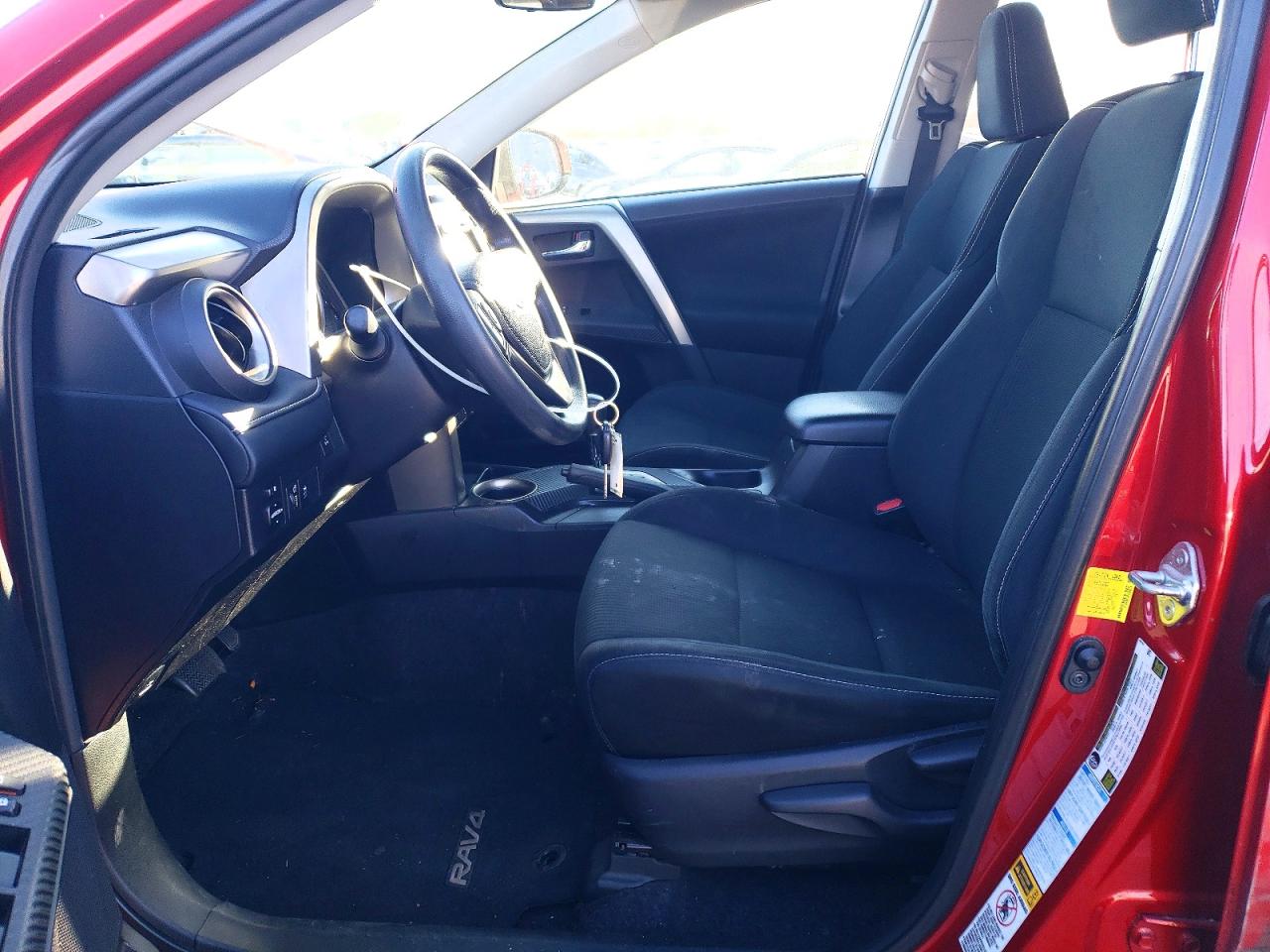 2015 TOYOTA RAV4 XLE photo 7