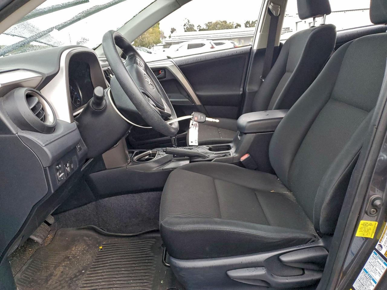 2018 TOYOTA RAV4 LE photo 7