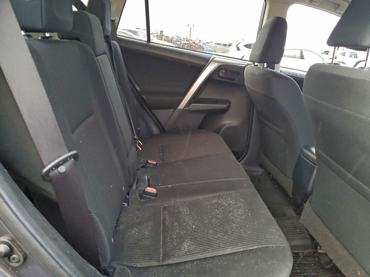 2018 TOYOTA RAV4 LE photo 11