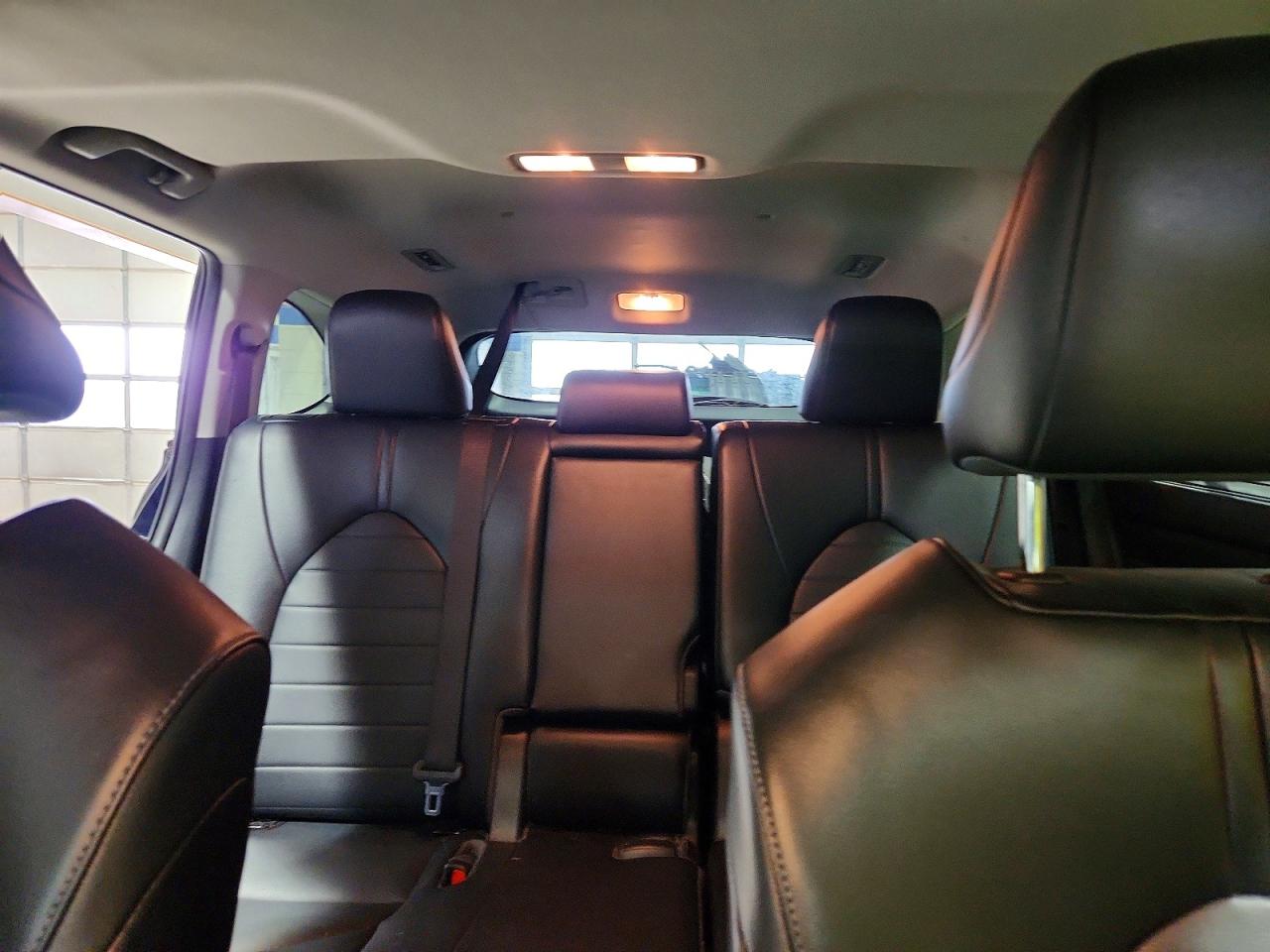 2022 TOYOTA HIGHLANDER XLE photo 10