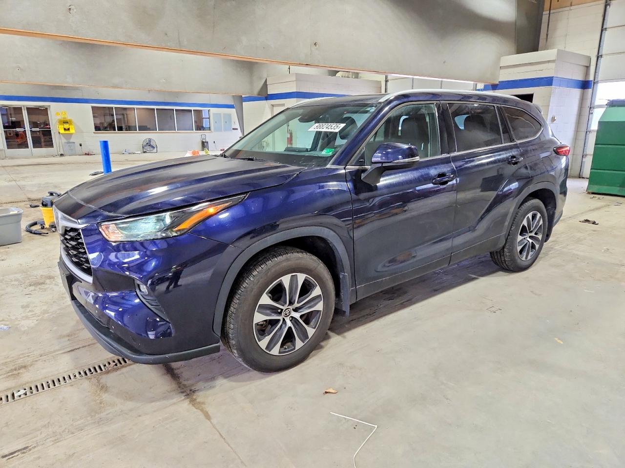 2022 TOYOTA HIGHLANDER