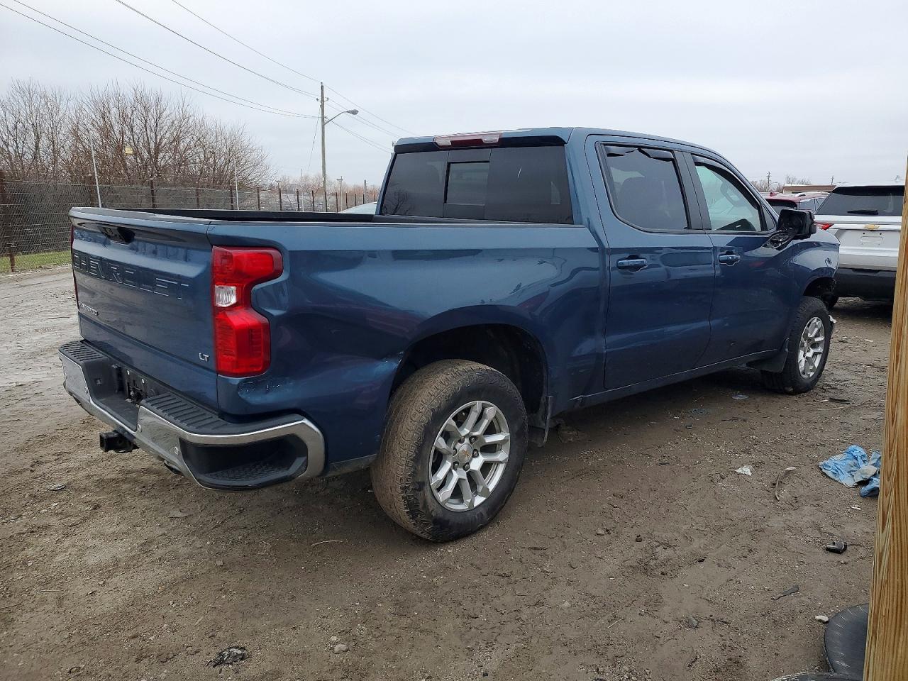 2024 CHEVROLET SILVERADO K1500 LT photo 3