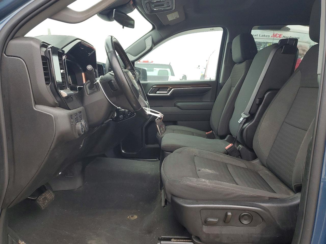 2024 CHEVROLET SILVERADO K1500 LT photo 7