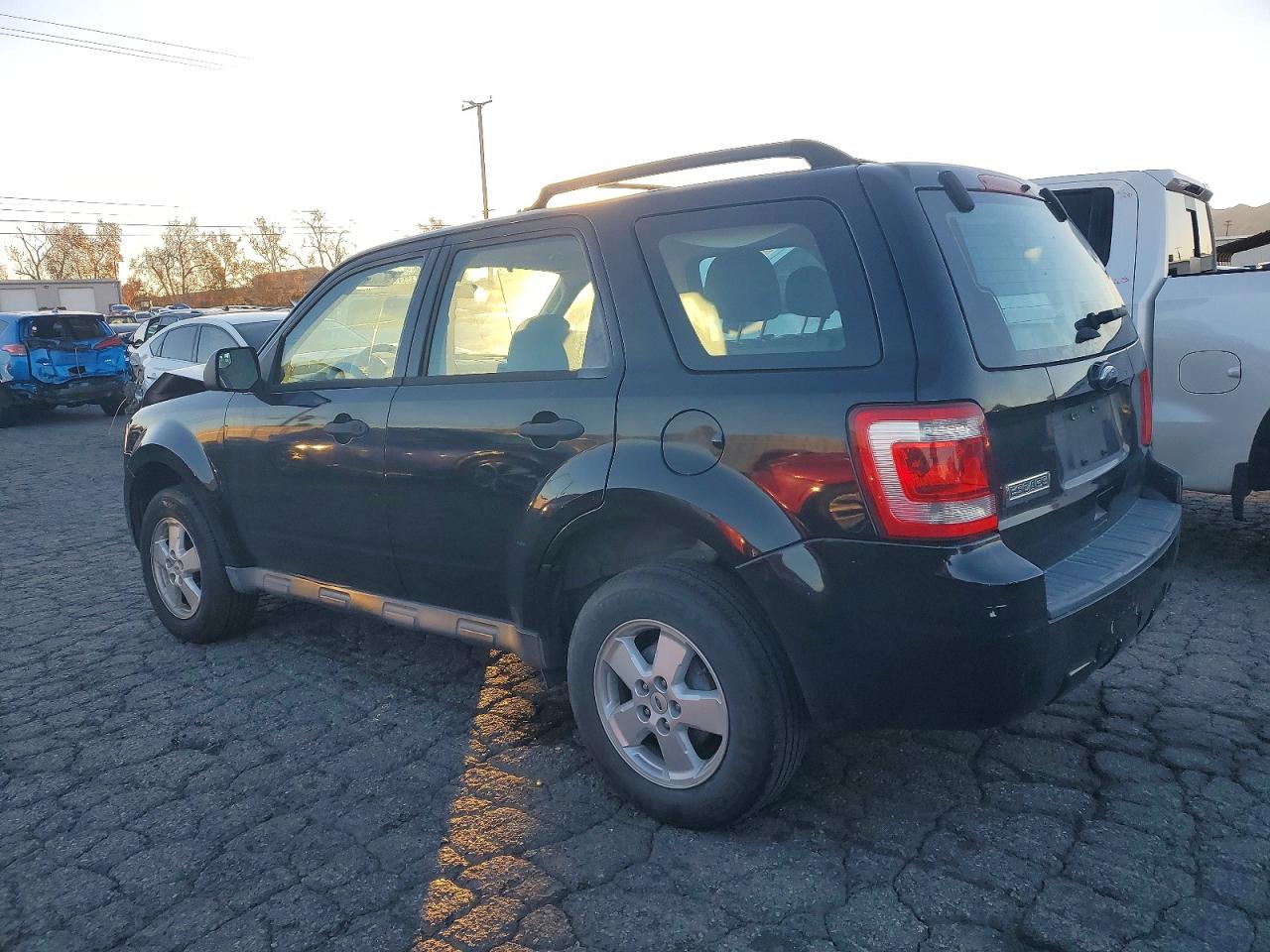 2012 FORD ESCAPE XLS photo 2