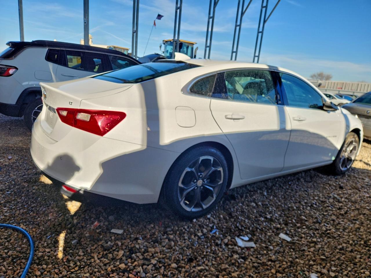 2023 CHEVROLET MALIBU LT photo 3