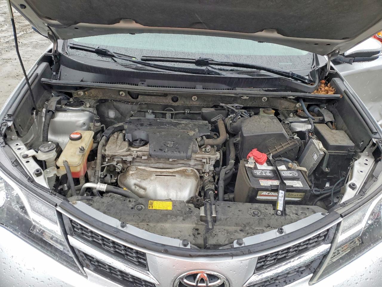 2015 TOYOTA RAV4 XLE photo 12
