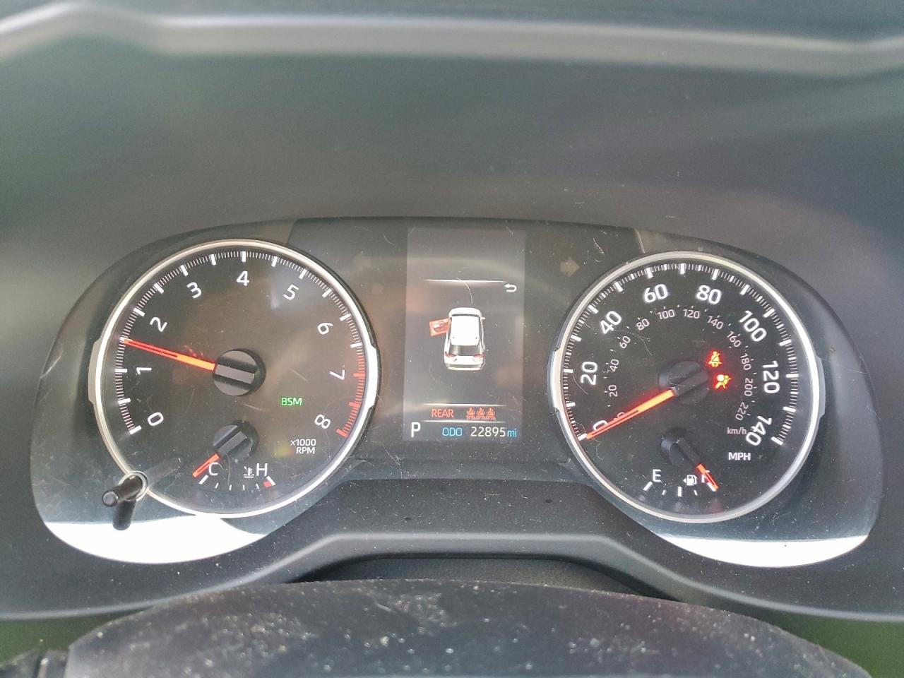 2021 TOYOTA RAV4 XLE photo 9