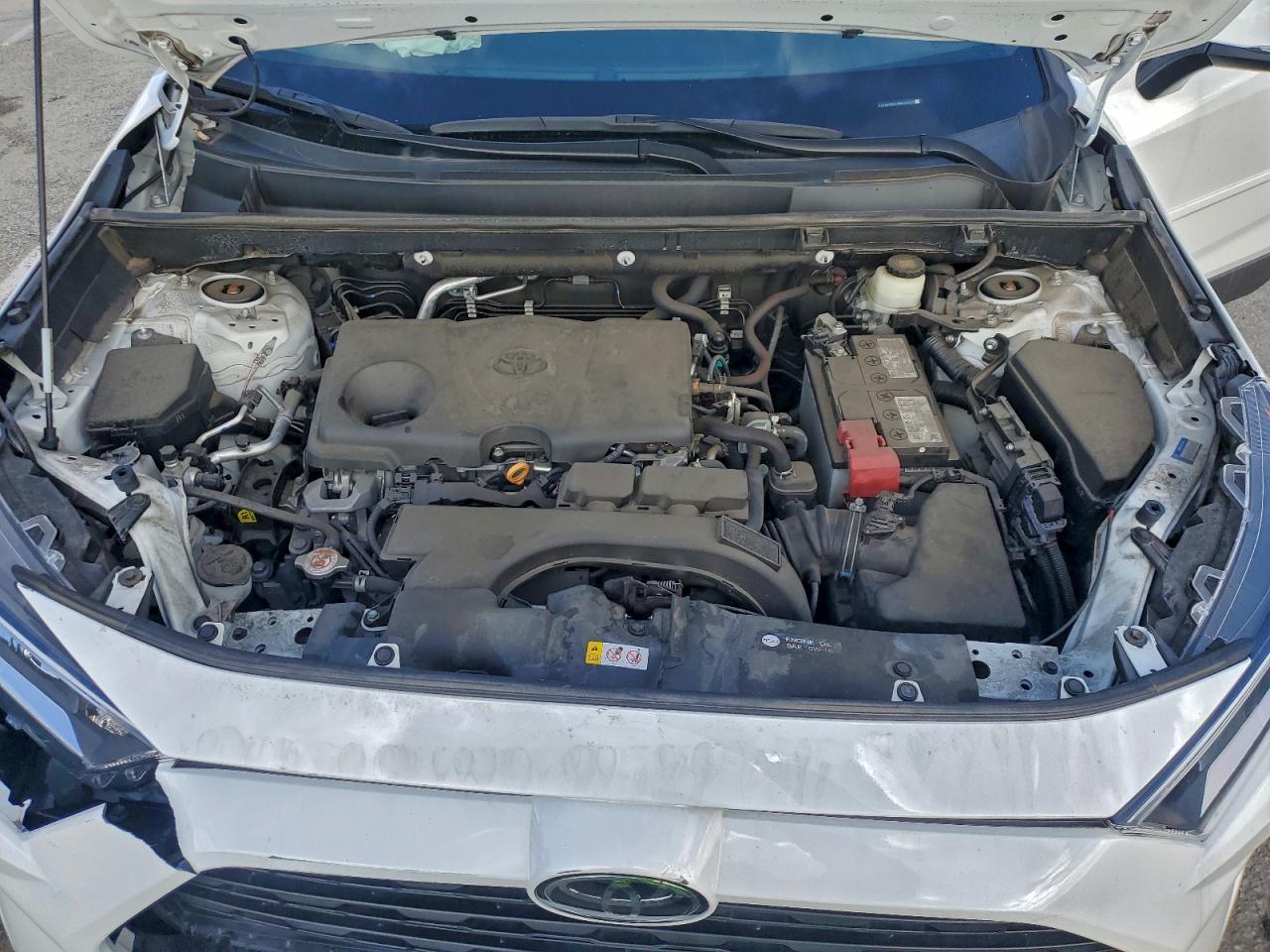 2021 TOYOTA RAV4 XLE photo 12