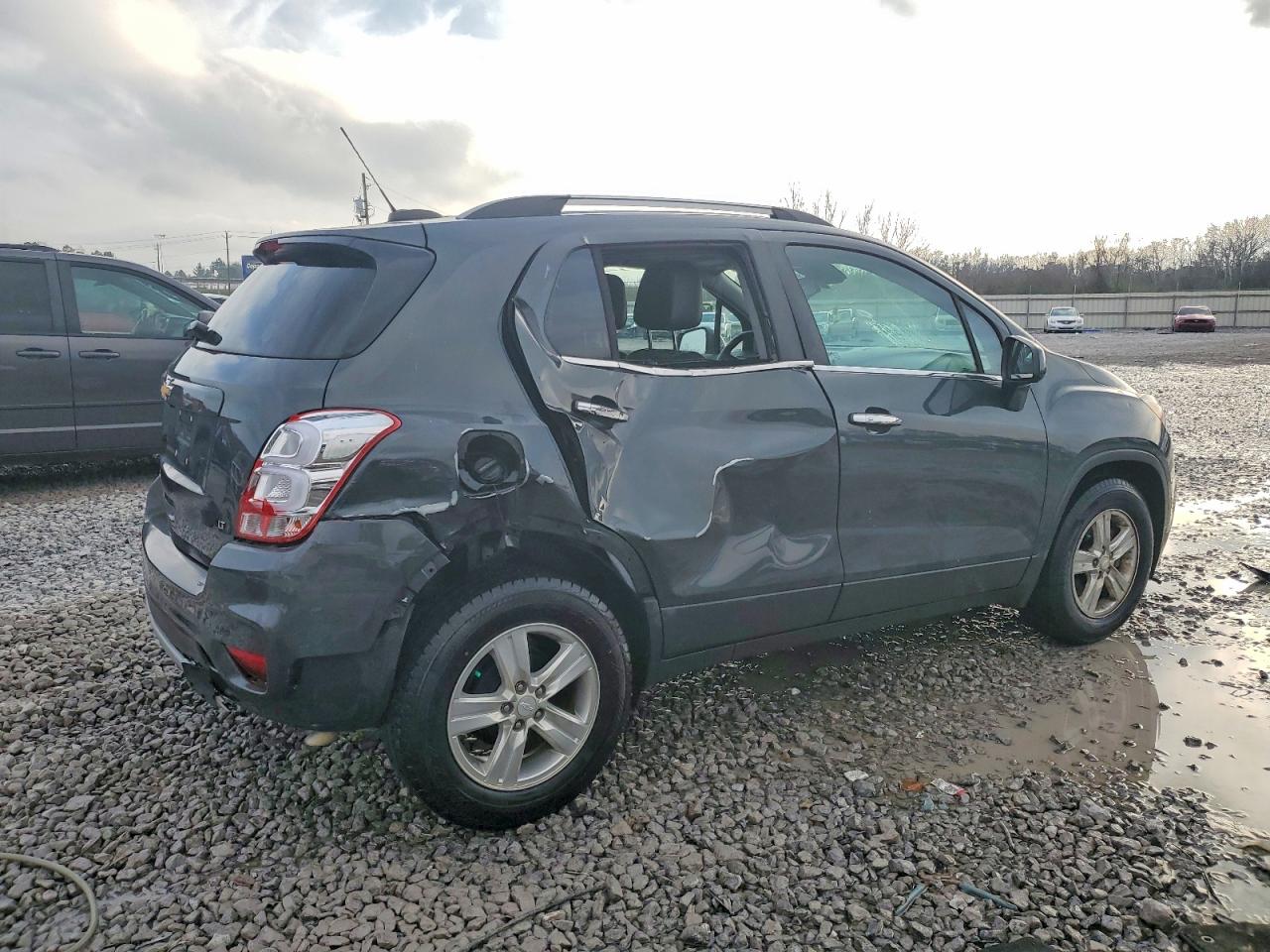 2019 CHEVROLET TRAX 1LT photo 3