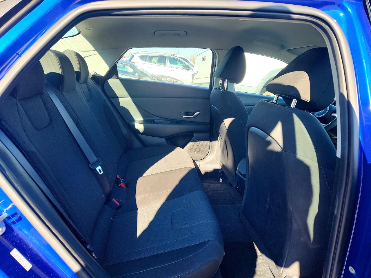 2022 HYUNDAI ELANTRA SE photo 9