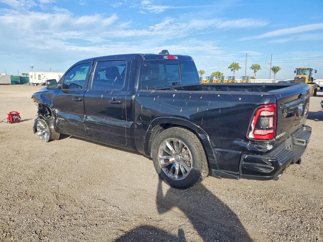 2019 RAM 1500 LARAMIE photo 2