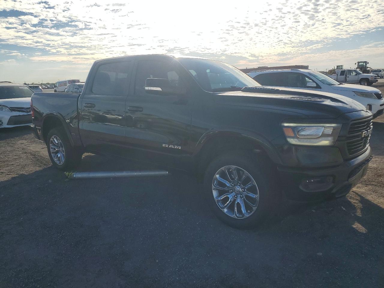 2019 RAM 1500 LARAMIE photo 4