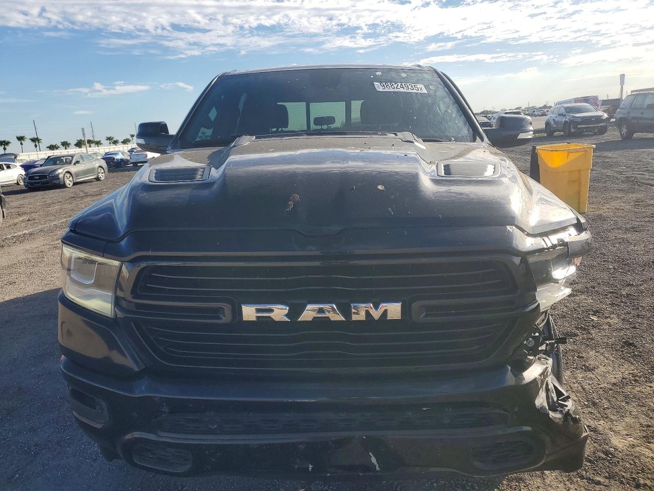 2019 RAM 1500 LARAMIE photo 5