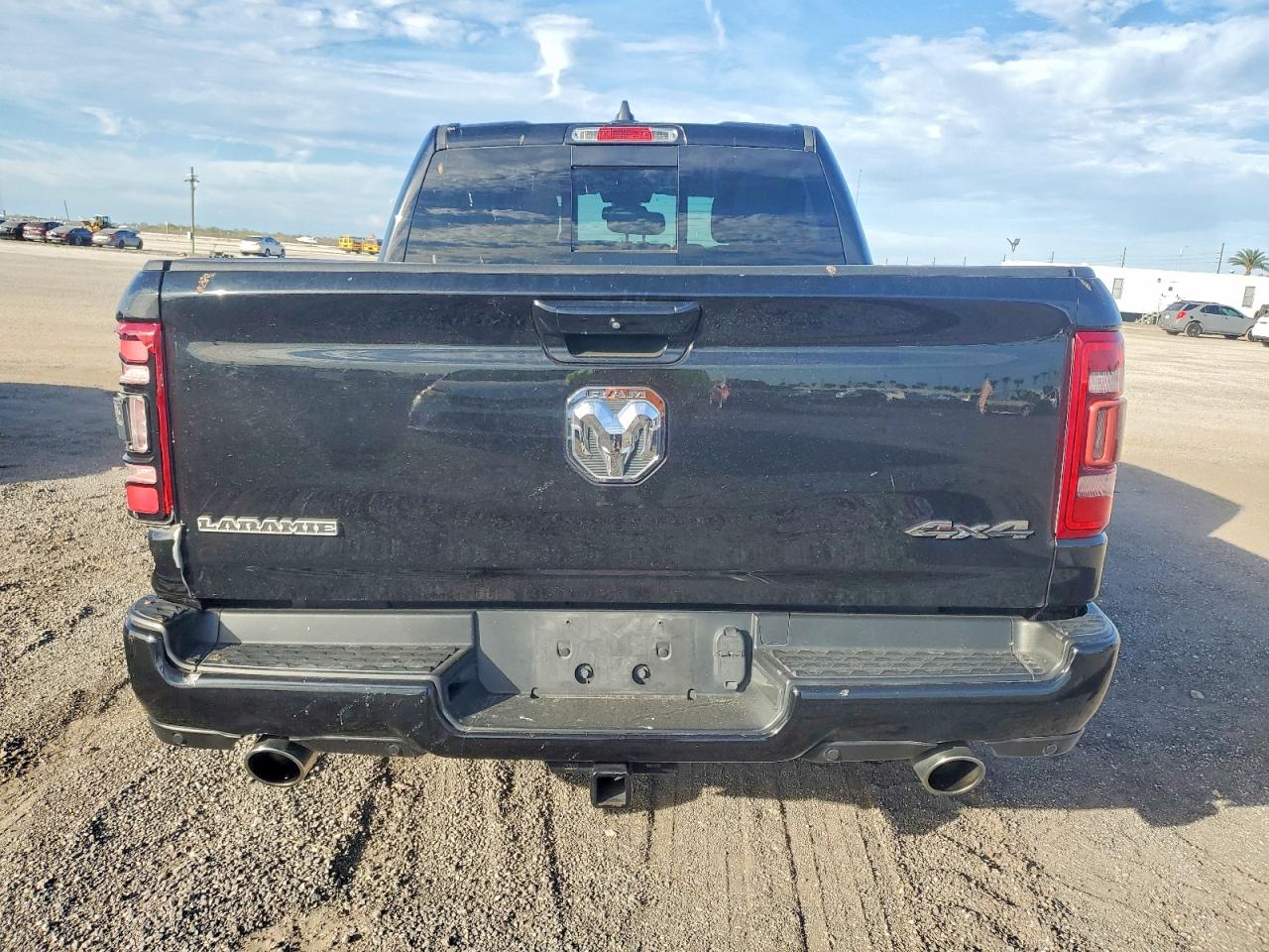 2019 RAM 1500 LARAMIE photo 6