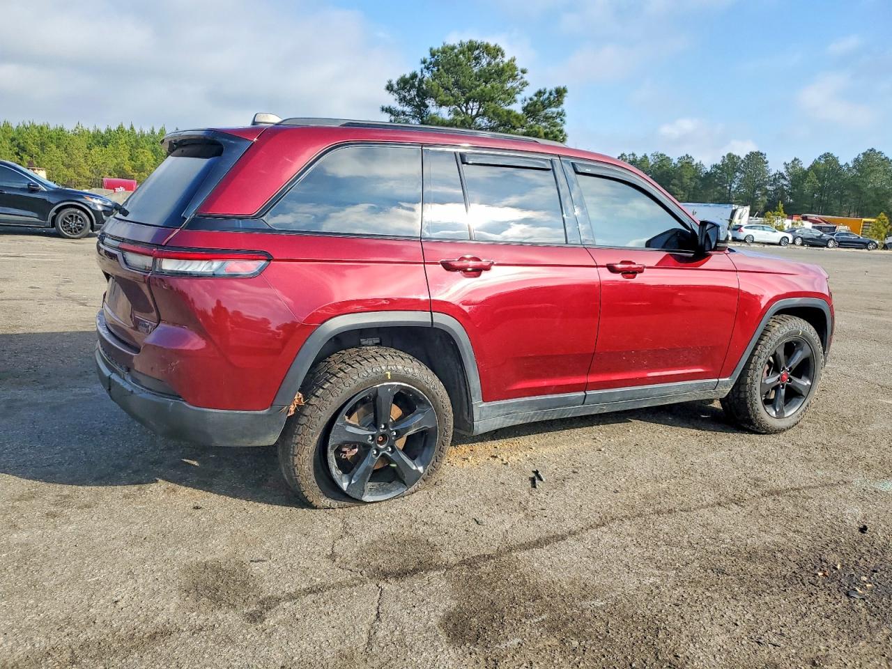 2023 JEEP GRAND CHEROKEE photo 3