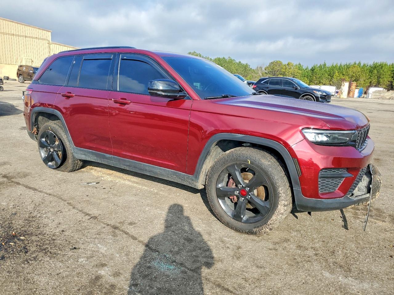 2023 JEEP GRAND CHEROKEE photo 4