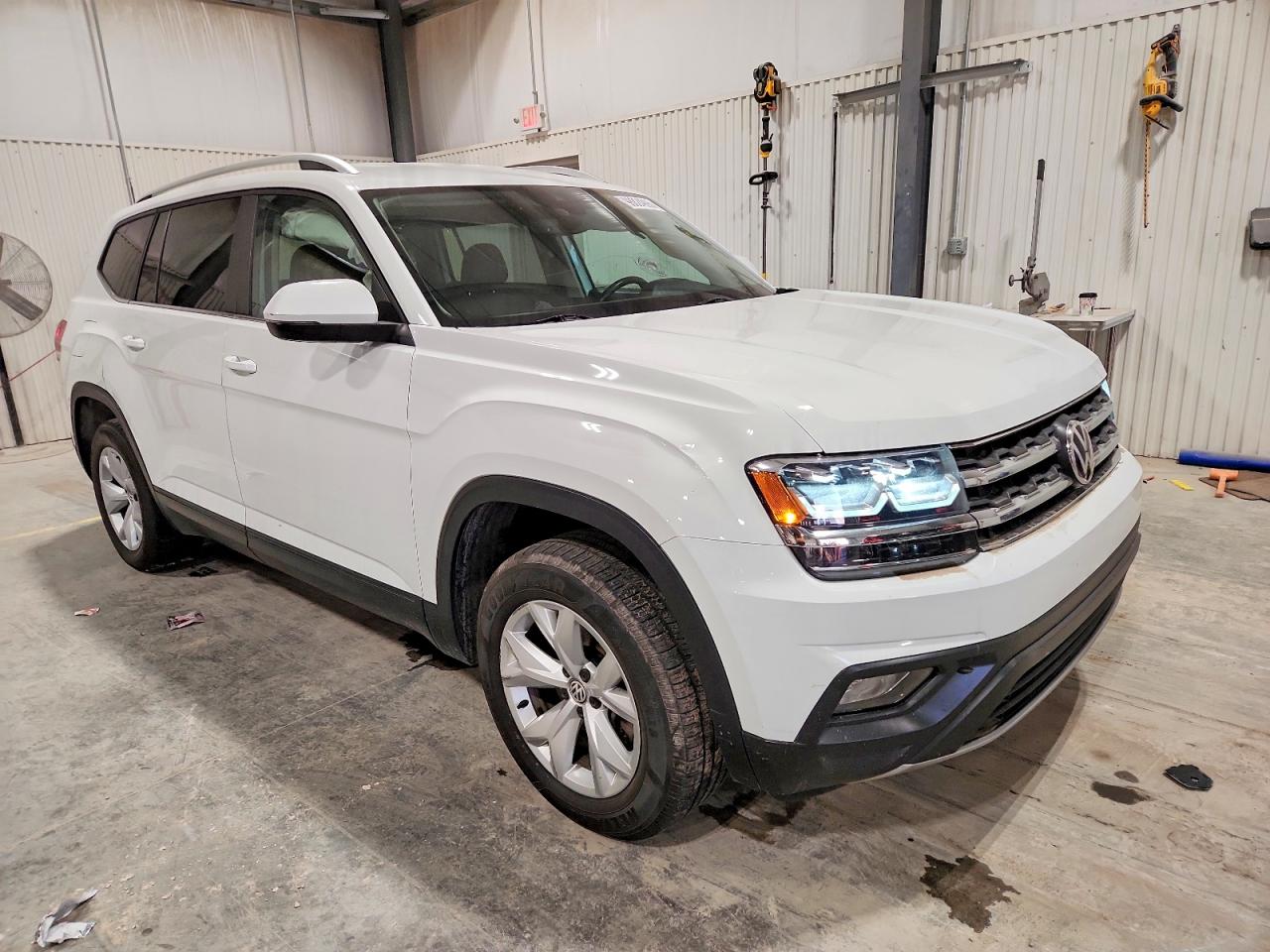 2018 VOLKSWAGEN ATLAS SE photo 4
