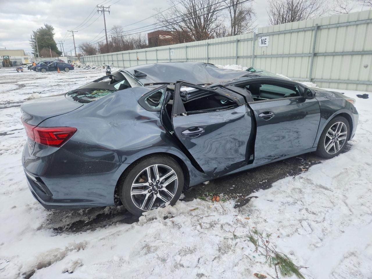 2019 KIA FORTE GT LINE photo 3