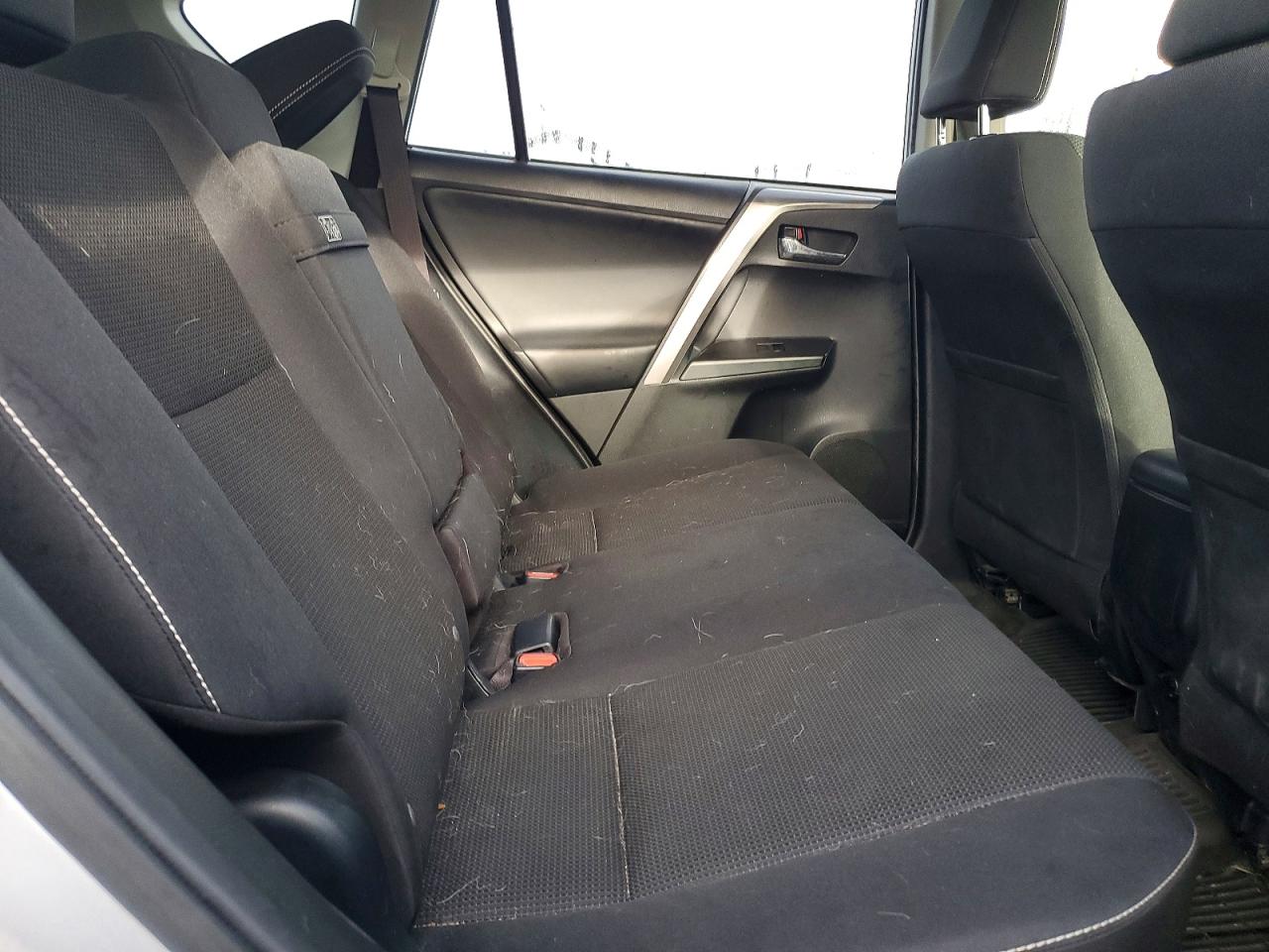 2017 TOYOTA RAV4 HV LE photo 11